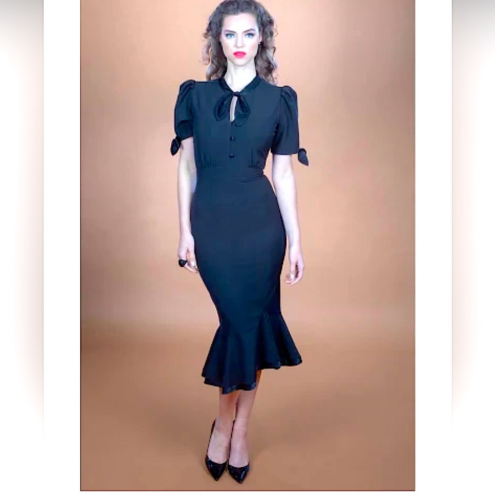 Florencia 1940's Fitted Dress by Stop Staring Size Large